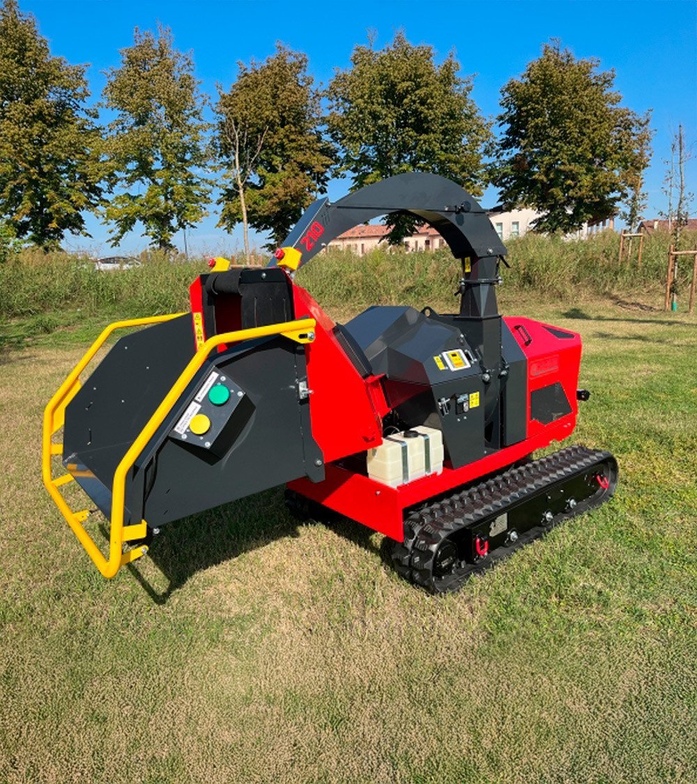 biotrituradora-orugas-profesional-diesel-252hp-200mm-caravaggi-cp-210-kd-tn-7.jpg