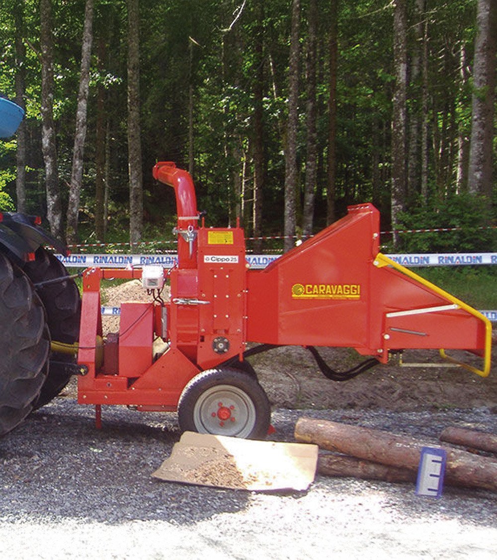 biotrituradora-profesional-con-toma-de-fuerza-caravaggi-cippo-25t-o250-mm-1.jpg