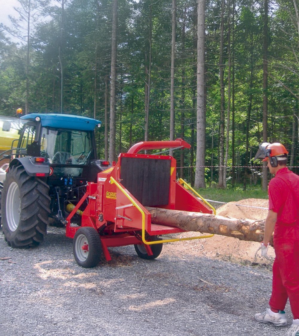 biotrituradora-profesional-con-toma-de-fuerza-caravaggi-cippo-25t-o250-mm.jpg