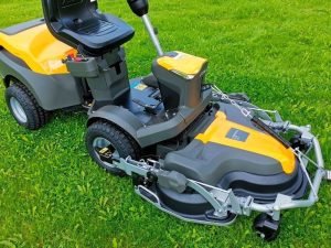 Rider Cortacésped de corte frontal 4x4 Stiga Park 500 WX + Combi 100 Q Plus 586cc 100cm