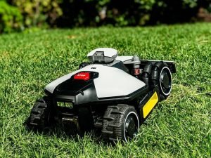Robot cortacésped sin cables Luba Mini AWD 1500